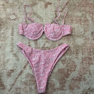 SHEIN, Pink and white floral bikinii